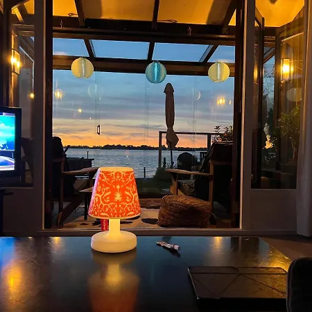 The Outpost - Enjoy Our Charming Lakehouse At Reeuwijkse Plassen - Near Gouda Reeuwijk