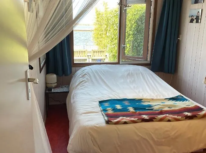 The Outpost Lakehouse- Enjoy Our House At Reeuwijkse Plassen - Near Gouda Chalé Reeuwijk