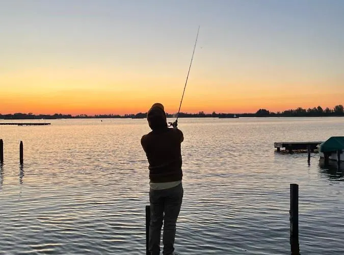 The Outpost Lakehouse- Enjoy Our House At Reeuwijkse Plassen - Near Gouda Reeuwijk