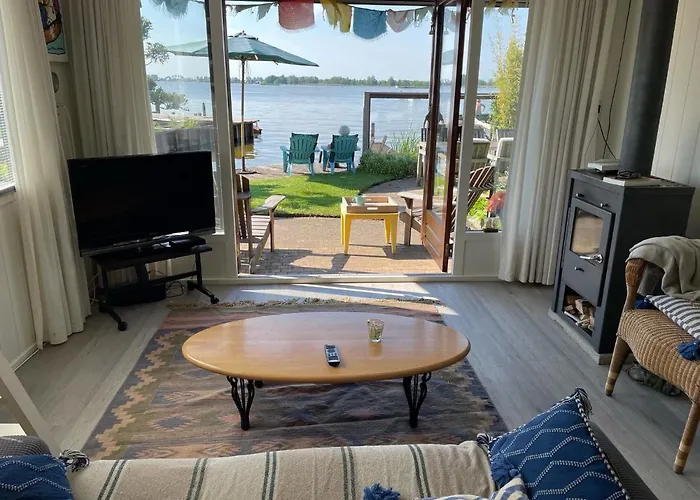 Chalet The Outpost Lakehouse- Enjoy Our House At Reeuwijkse Plassen - Near Gouda *