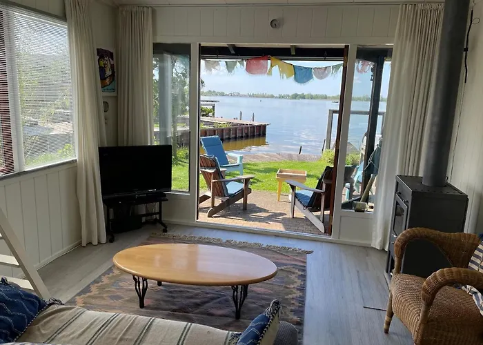 Chalet The Outpost Lakehouse- Enjoy Our House At Reeuwijkse Plassen - Near Gouda